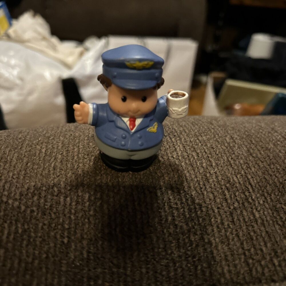 Fisher Price Little People Vacation Pilot Man Coffee cup
